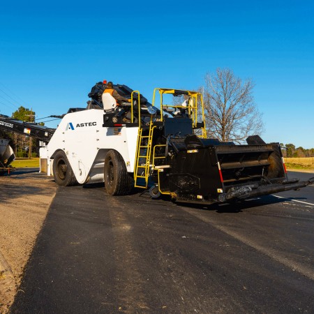 Utilaj de transfer material ROADTEC - SB-3000 SHUTTLE BUGGY