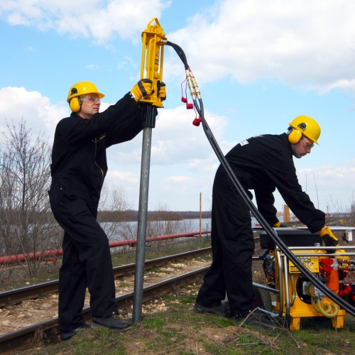 Dispozitive de batut stalpi - ATLAS COPCO